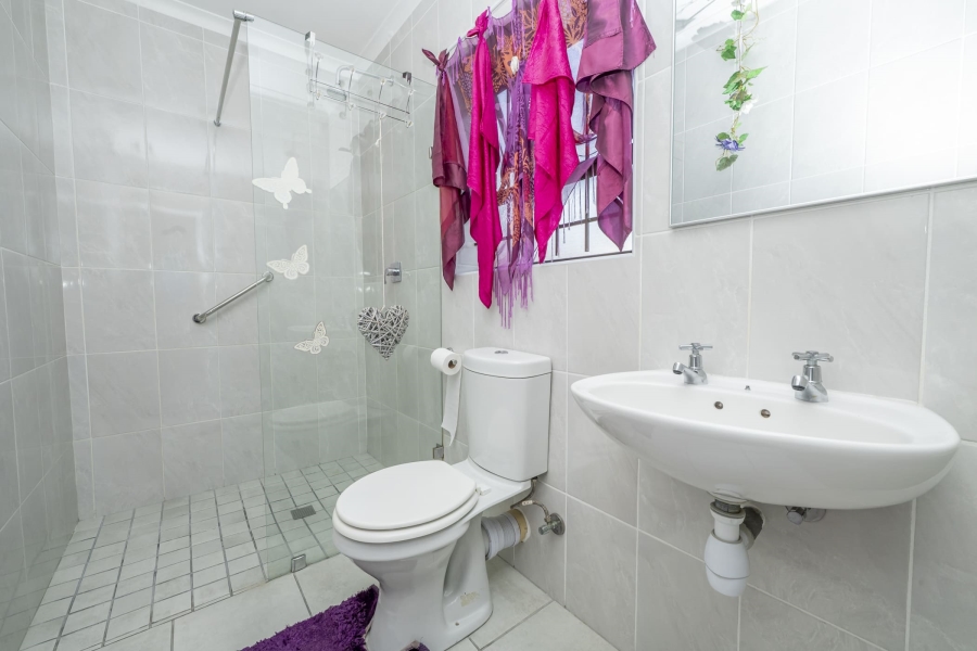 3 Bedroom Property for Sale in De Oude Spruit Western Cape